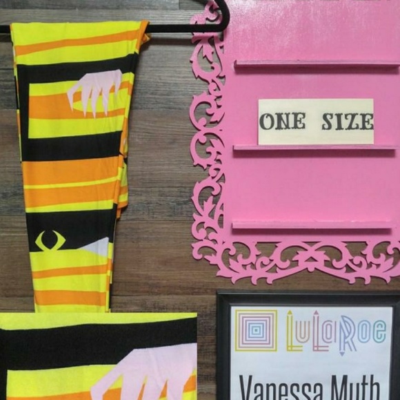 LuLaRoe Pants - LuLaRoe OS Leggings